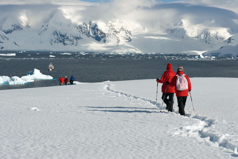 Luxury cruise holidays takes you to Antarctica