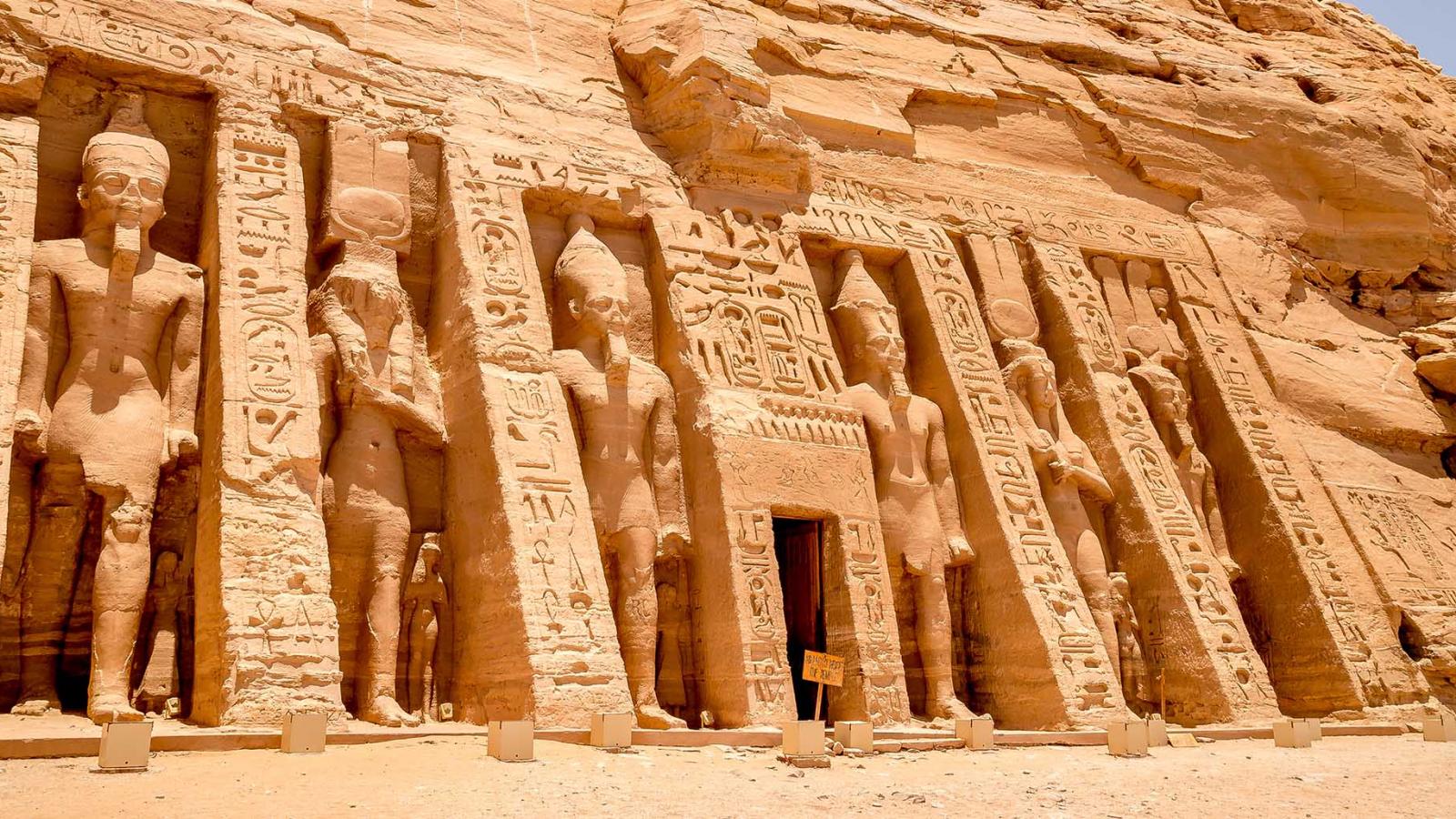 Discovering the temples of Abu Simbel