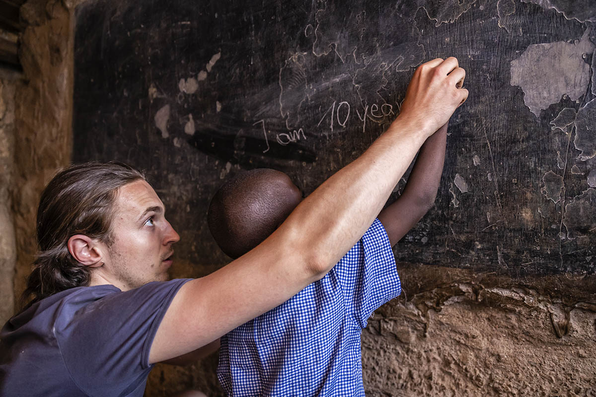 Volunteer Teaching in African orphanage