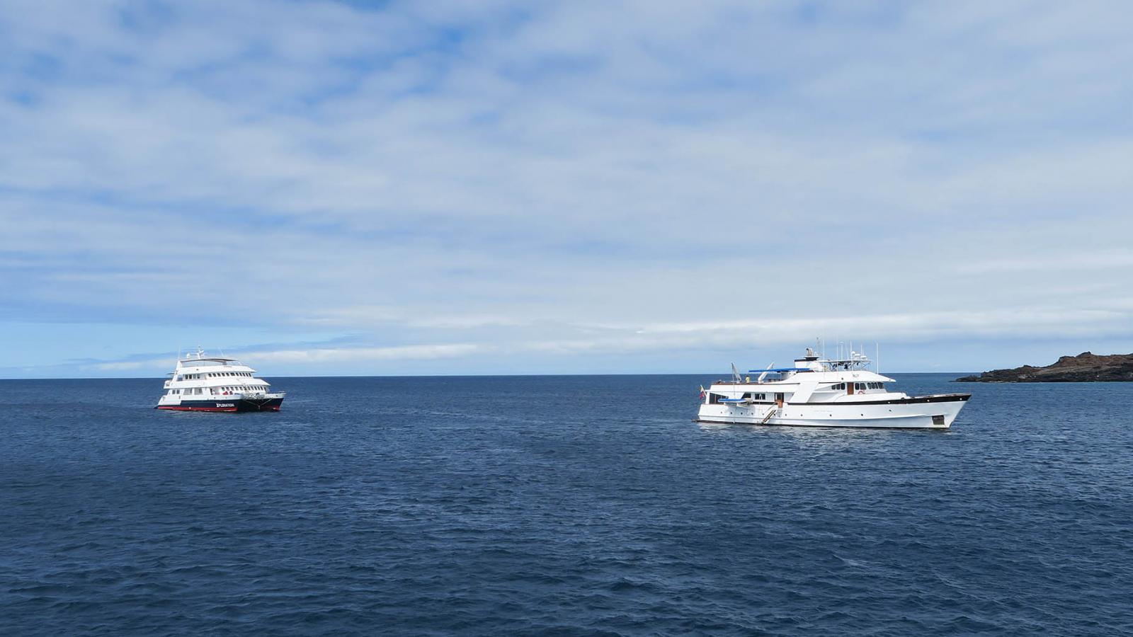 Why we recommend experiencing the Galápagos by boat