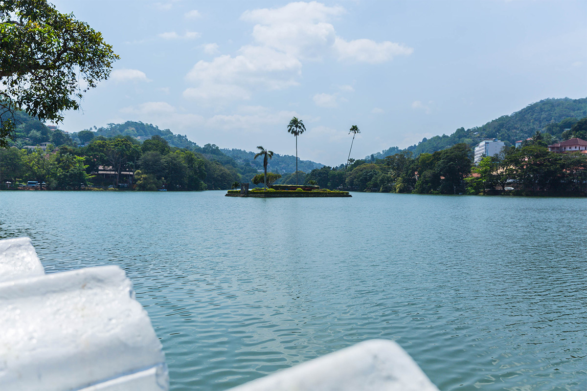 Places to visit in Kandy include the lake