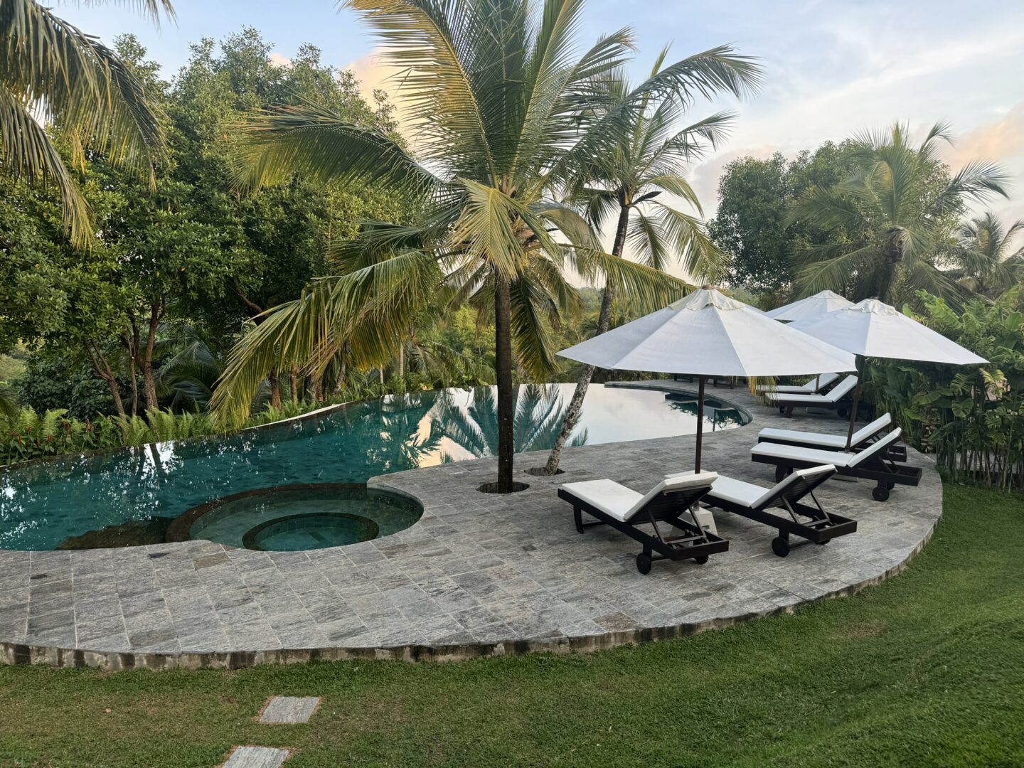 swimming pool at tekanda lodge, sri lanka