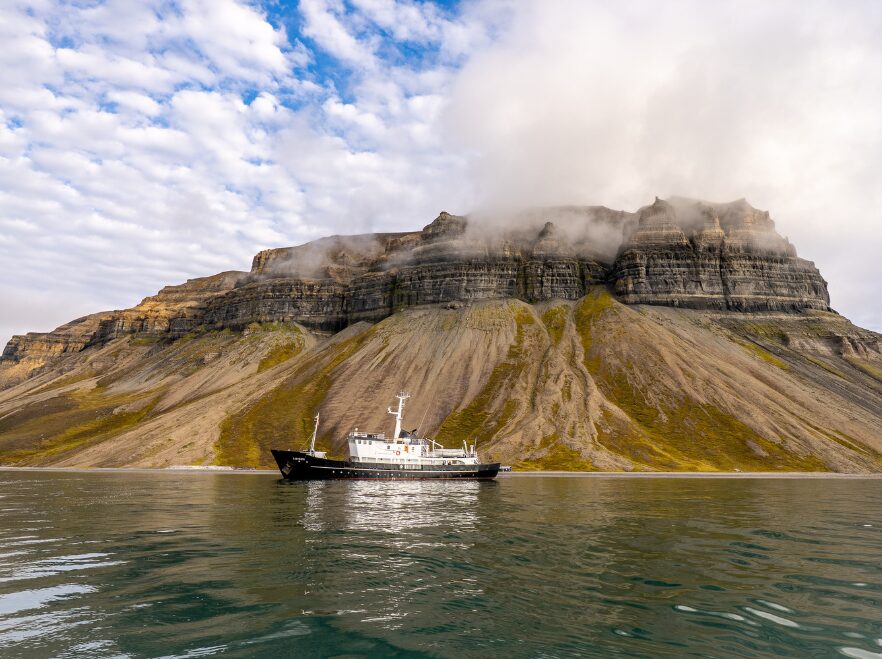 MS Sjøveien in Svalbard