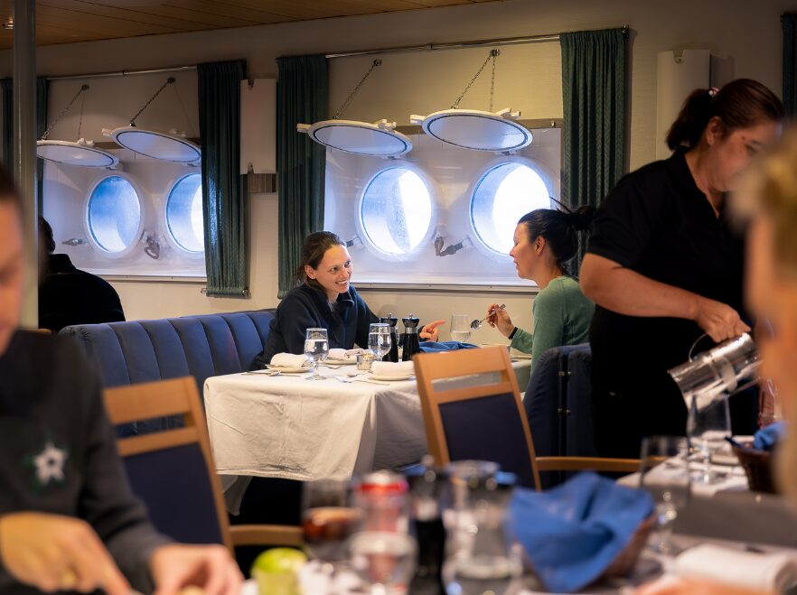 The restaurant on the MS Quest