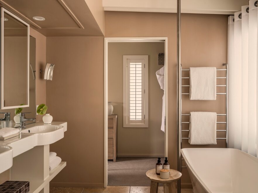 Lake View Deluxe Room Bathroom, Rosewood Matakauri, Queenstown, New Zealand