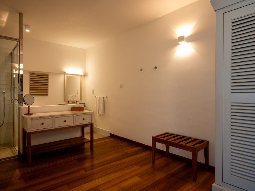 Lakeview Bathroom, Camellia Hills, Dickoya, Sri Lanka