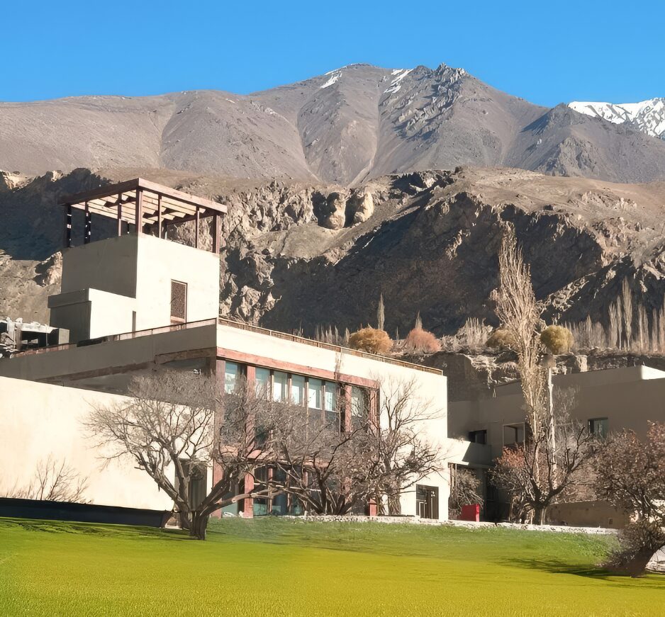 Sost Serena Hotel, Sost