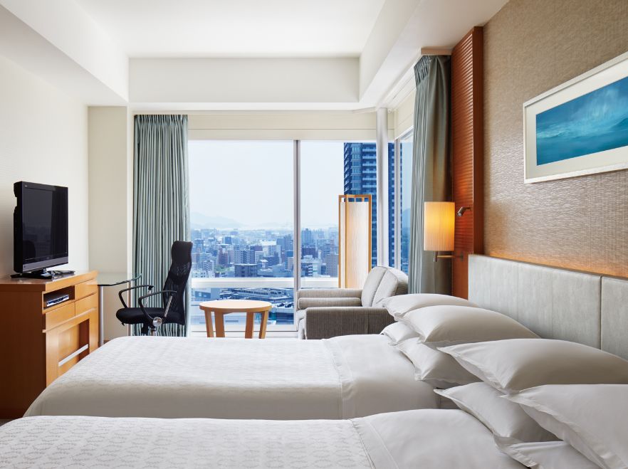 Deluxe Corner Twin Bedroom, Sheraton Grand Hiroshima, Hiroshima, Japan