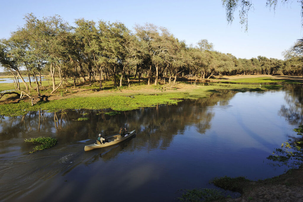 canoe-zambia-1024×683-5