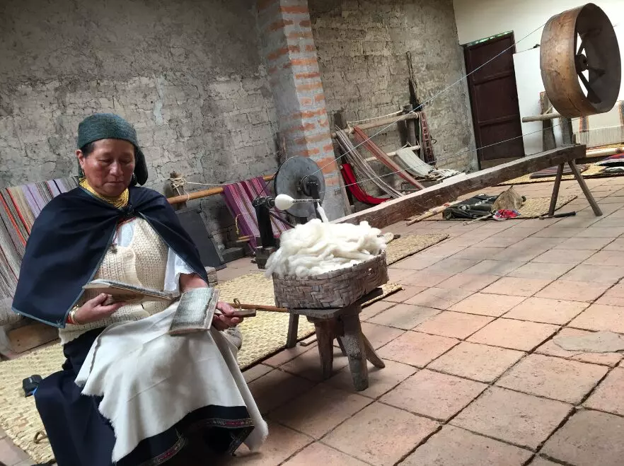 Discover traditional crafts